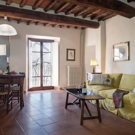 Casa vacanze Detached House Situated Next To The Castle With A Private Garden On The Estate Pergine Valdarno