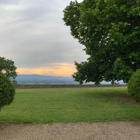 Detached House Situated Next To The Castle With A Private Garden On The Estate Casa vacanze