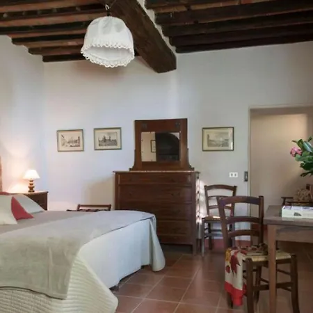 Detached House Situated Next To The Castle With A Private Garden On The Estate Casa vacanze