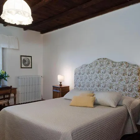 Detached House Situated Next To The Castle With A Private Garden On The Estate Casa vacanze